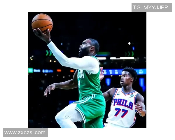 埃奇库姆：球队三位核心都告诉我要保持侵略性 我就是做我自己